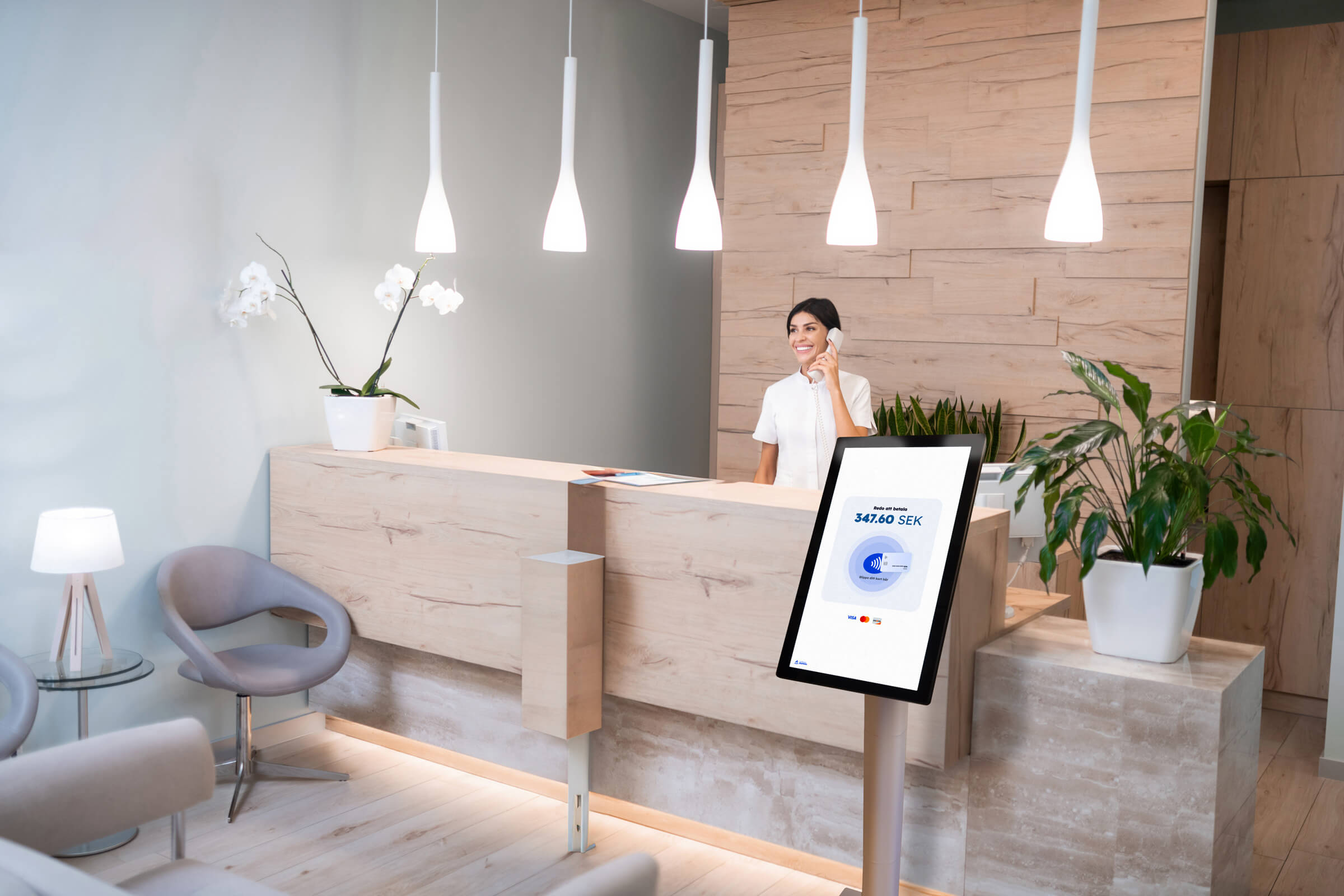 SurfXpress kiosk, customer ordering at the screen